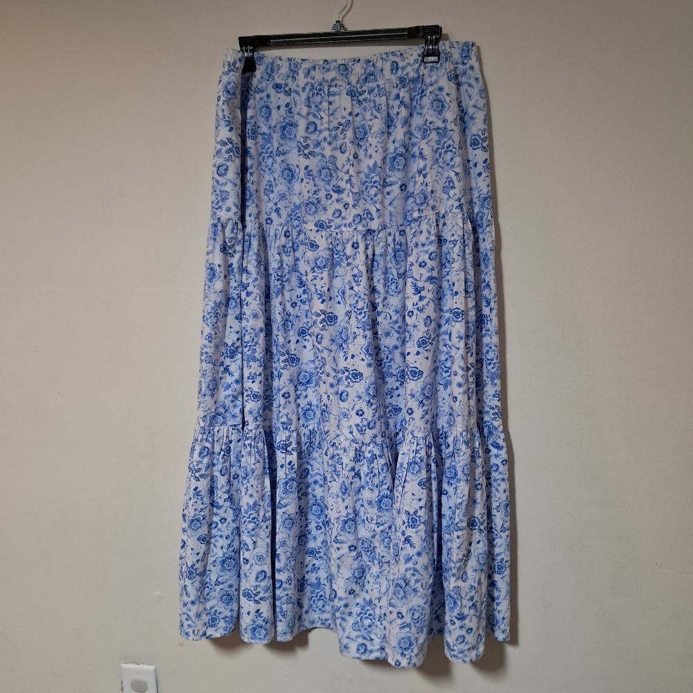 Crown & Ivy White Blue Floral Tiered Maxiskirt XXL Romantic Coastal